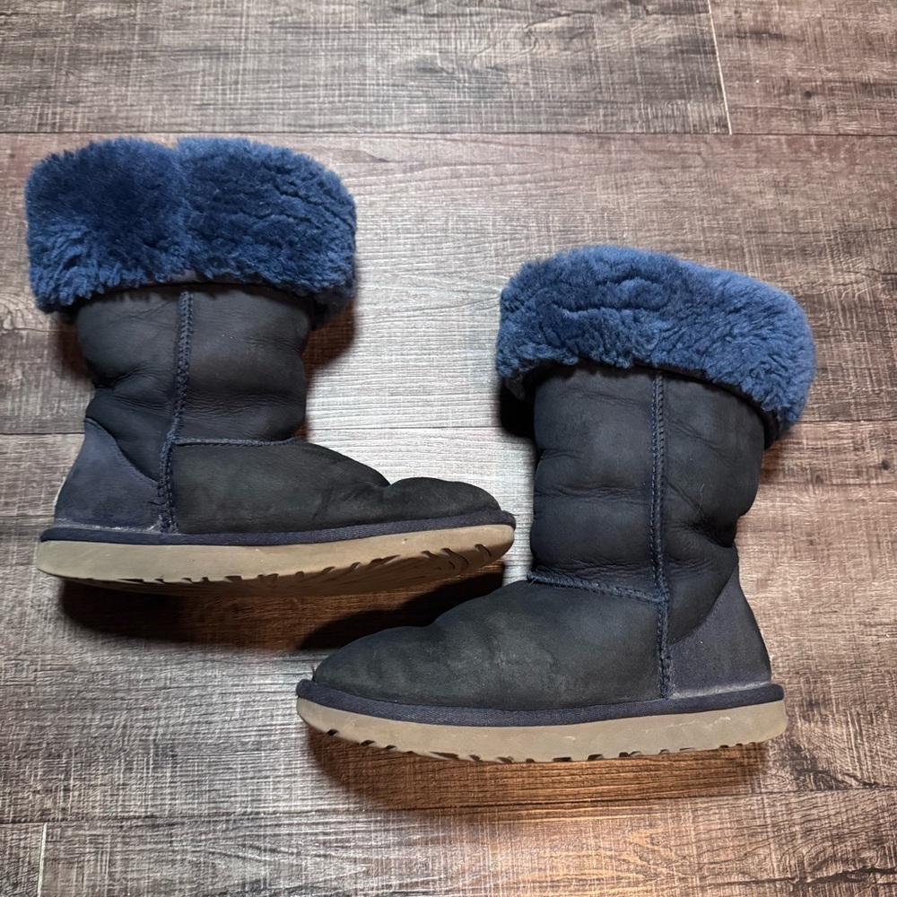 UGG Navy and Tan Shearling Boots